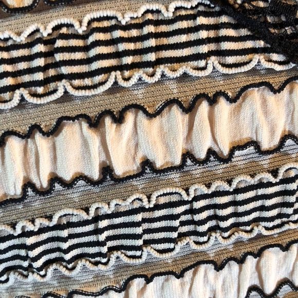 Rabbit Rabbit Rabbit stretchy/lace accents, sleeveless, business casual, comfort - Picture 7 of 14